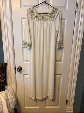 VTG 60s Gossard Artemis Embroidered Boho Maxi Nightgown White Green M